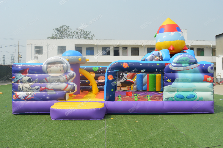 YKF002 Spaceship Inflatable Fun Park